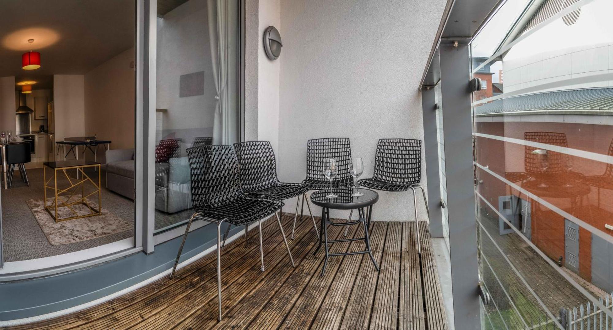 Central Suite Near Mailbox, King Bed, Ping Pong, Netflix, Sleeps 4 Бирмингем Экстерьер фото