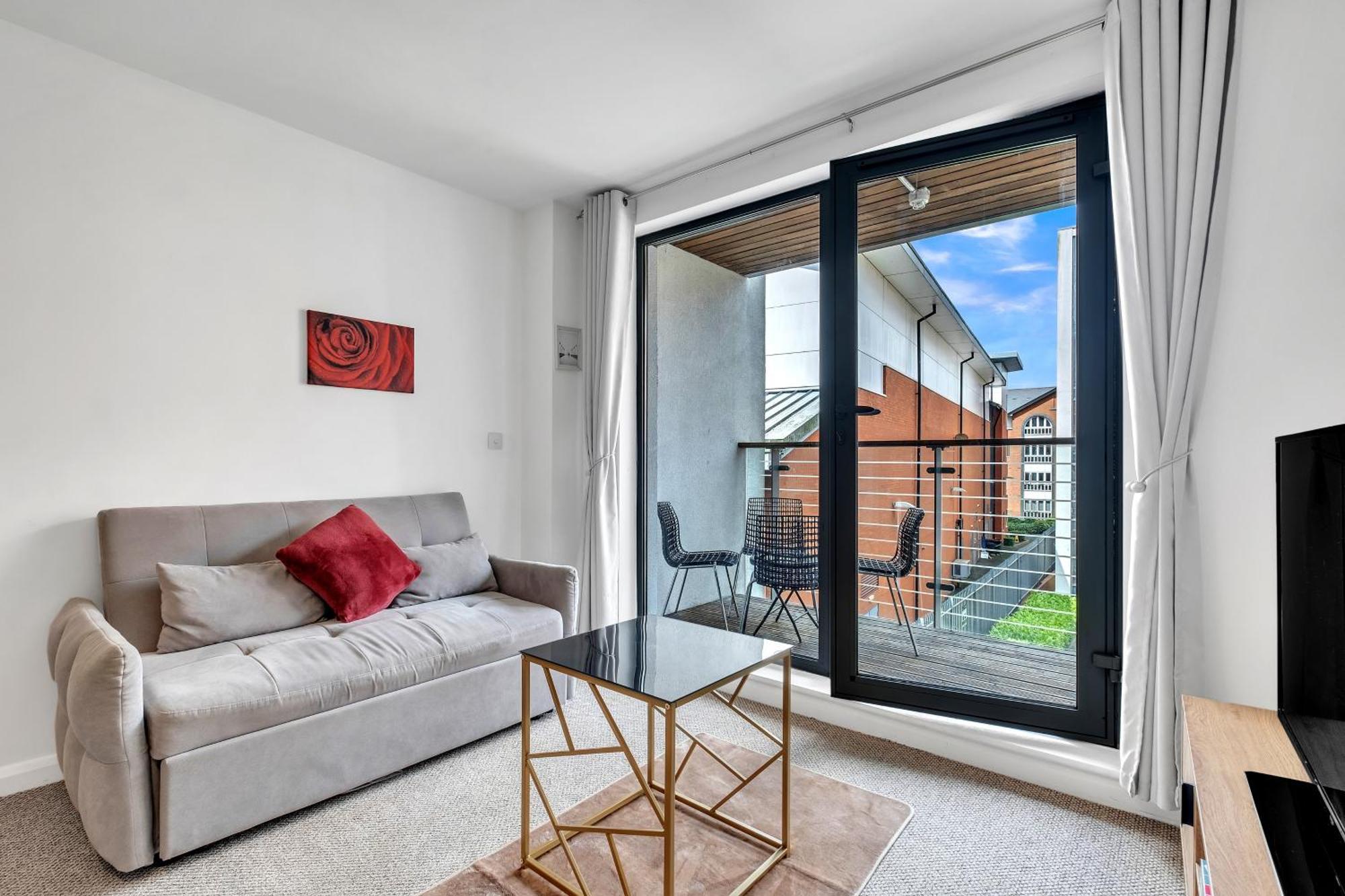 Central Suite Near Mailbox, King Bed, Ping Pong, Netflix, Sleeps 4 Бирмингем Экстерьер фото