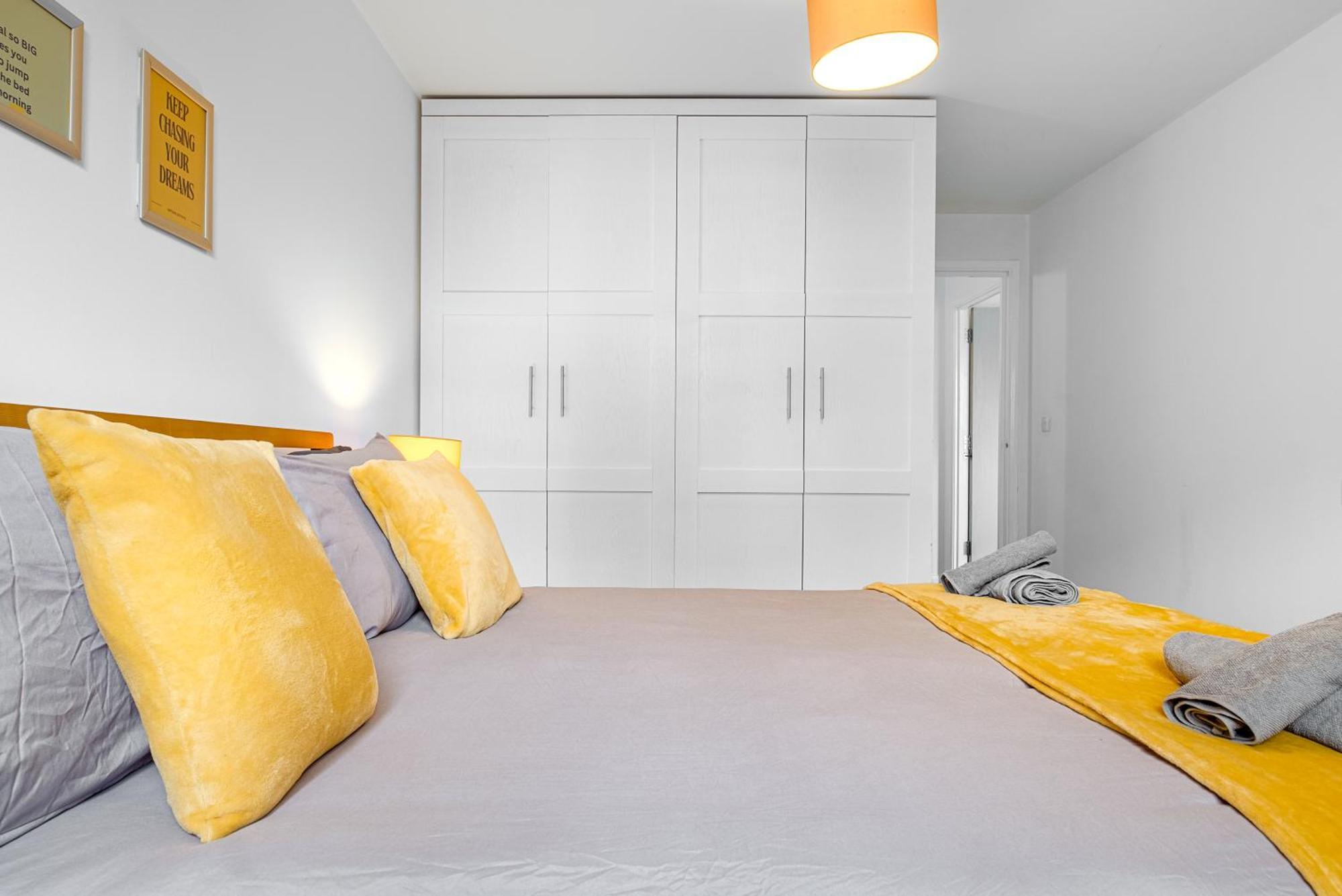 Central Suite Near Mailbox, King Bed, Ping Pong, Netflix, Sleeps 4 Бирмингем Экстерьер фото