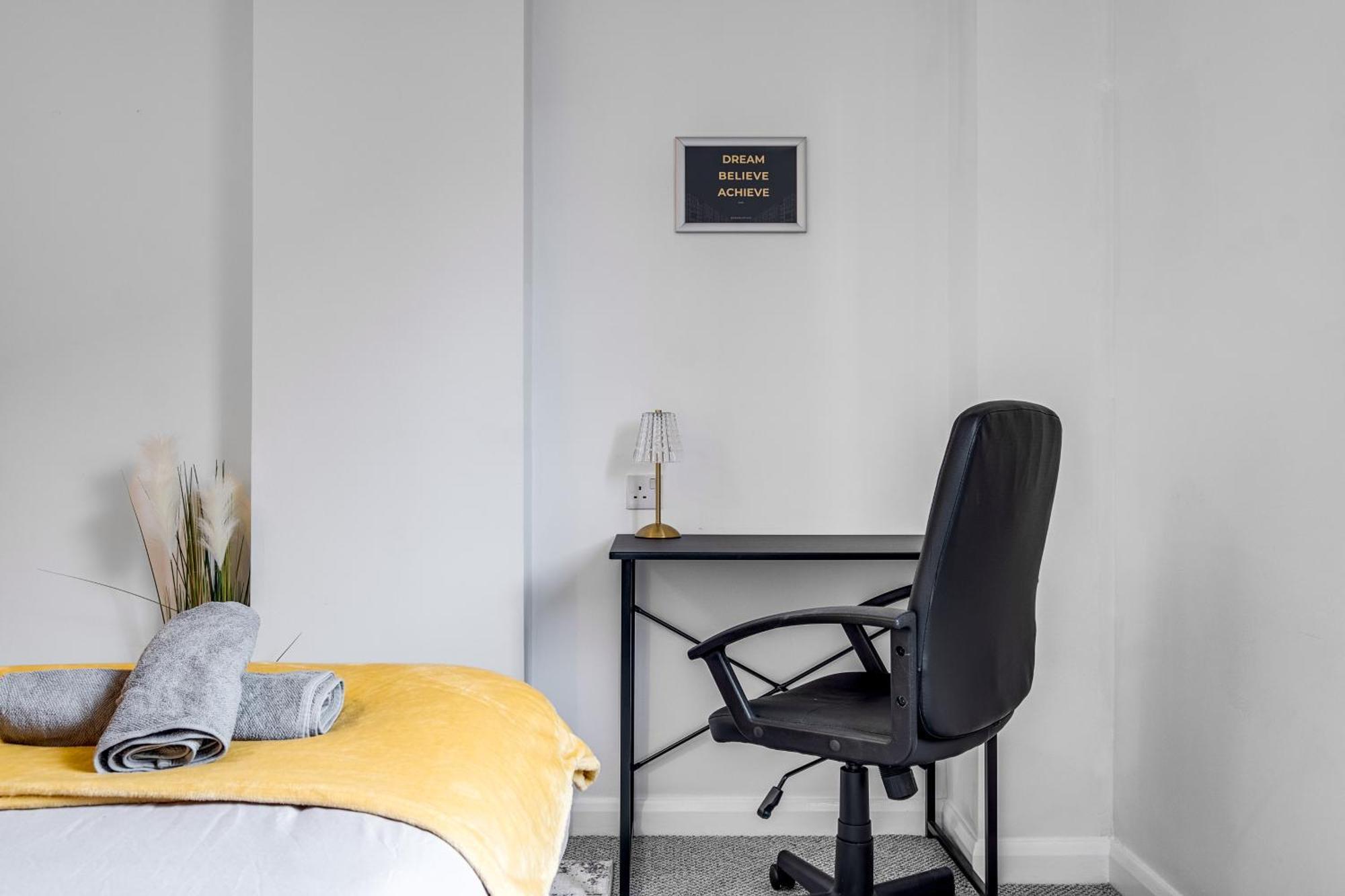 Central Suite Near Mailbox, King Bed, Ping Pong, Netflix, Sleeps 4 Бирмингем Экстерьер фото