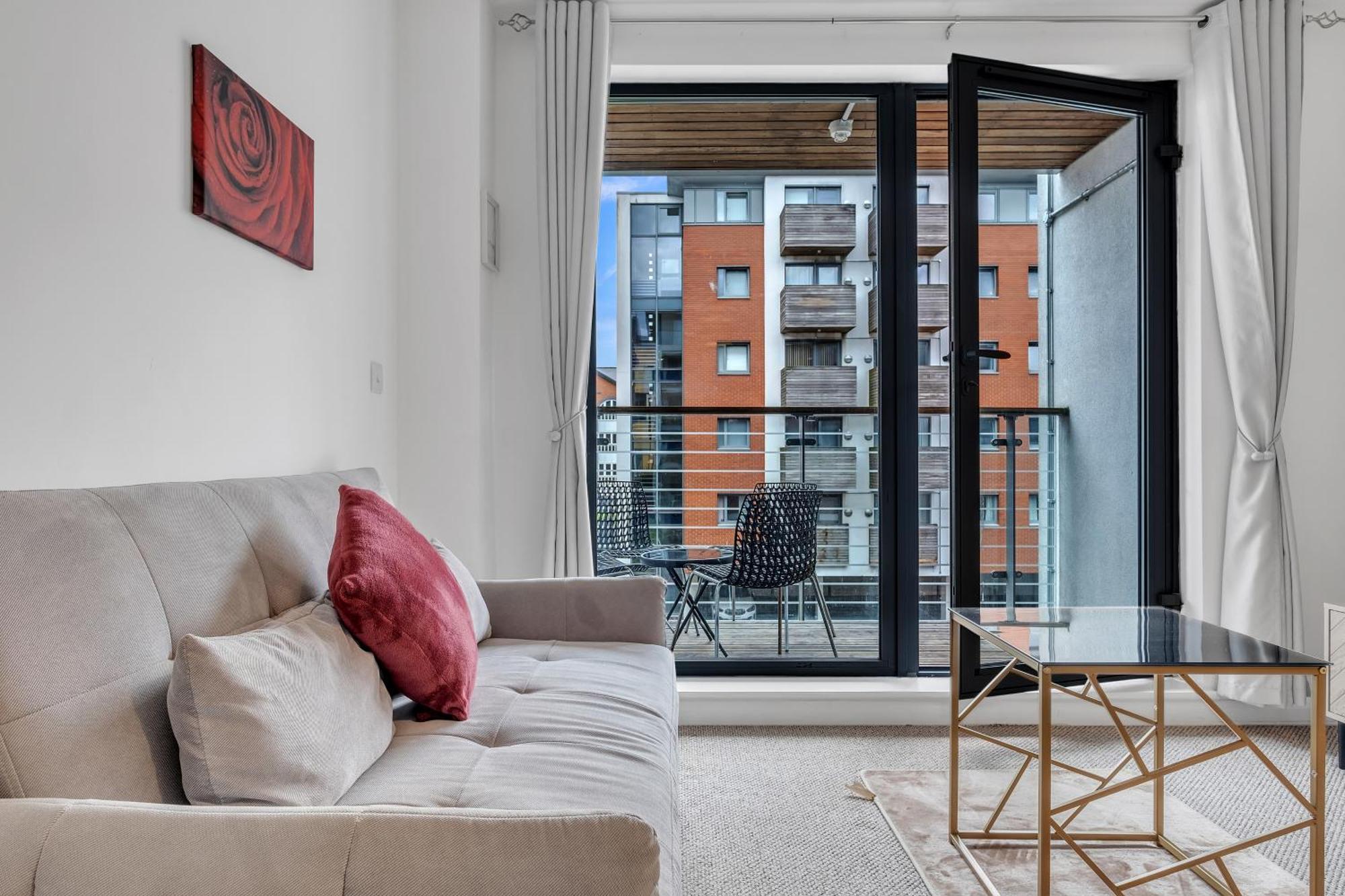 Central Suite Near Mailbox, King Bed, Ping Pong, Netflix, Sleeps 4 Бирмингем Экстерьер фото