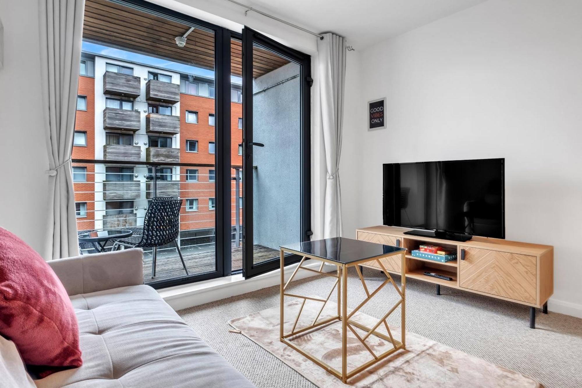 Central Suite Near Mailbox, King Bed, Ping Pong, Netflix, Sleeps 4 Бирмингем Экстерьер фото