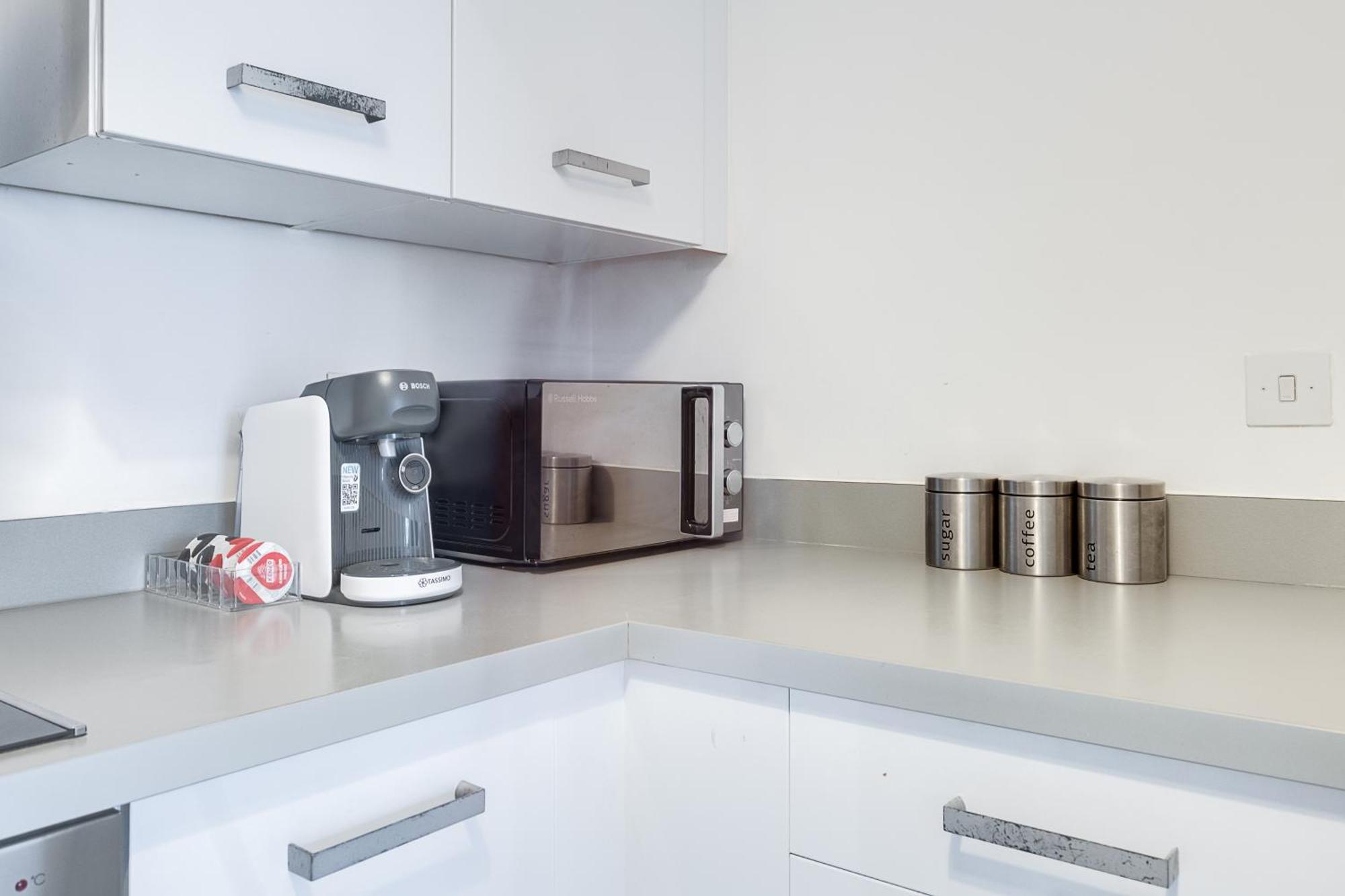 Central Suite Near Mailbox, King Bed, Ping Pong, Netflix, Sleeps 4 Бирмингем Экстерьер фото
