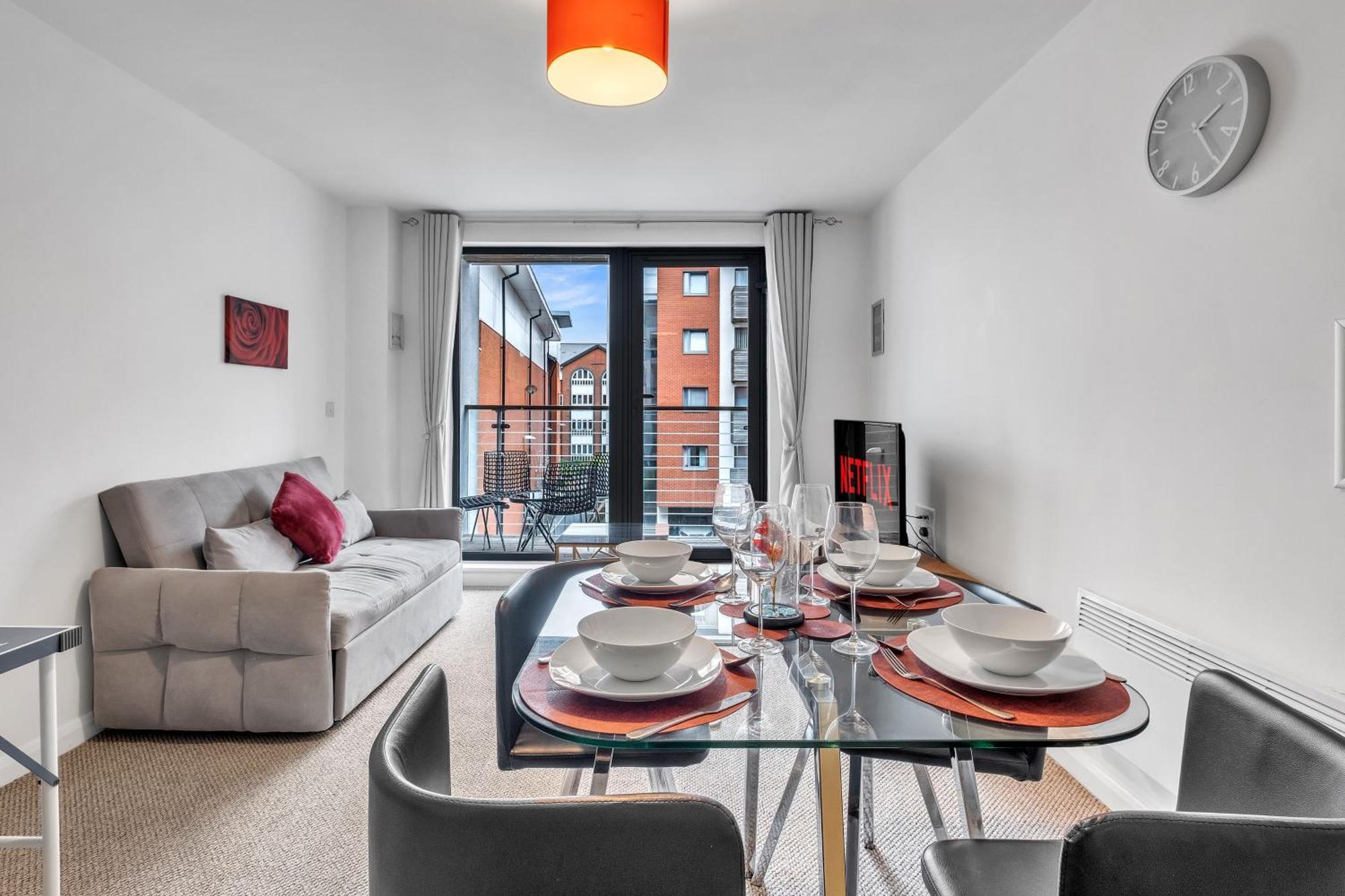 Central Suite Near Mailbox, King Bed, Ping Pong, Netflix, Sleeps 4 Бирмингем Экстерьер фото