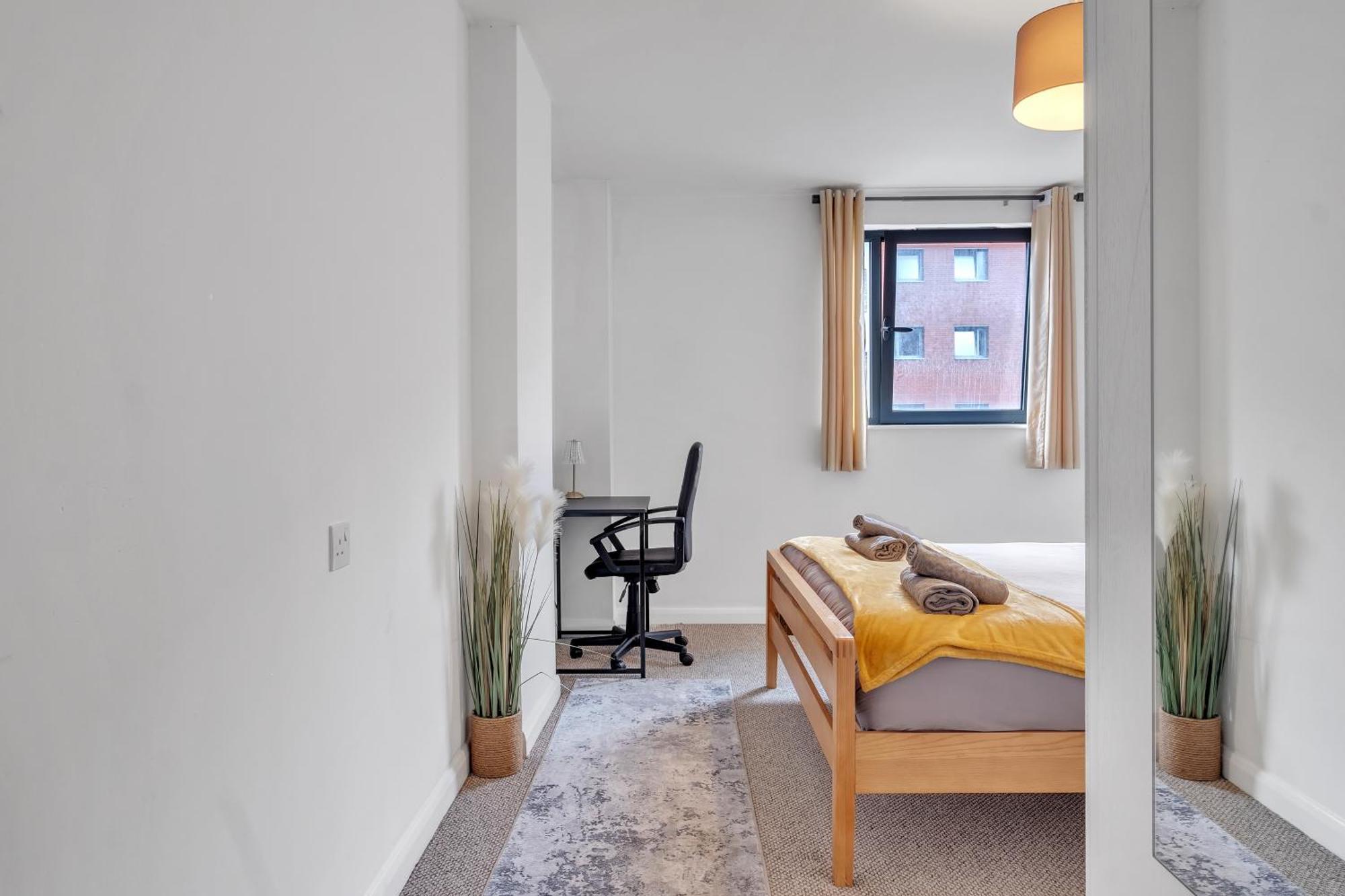 Central Suite Near Mailbox, King Bed, Ping Pong, Netflix, Sleeps 4 Бирмингем Экстерьер фото