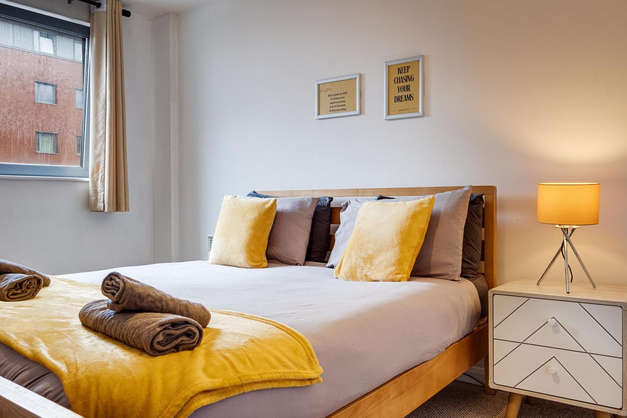 Central Suite Near Mailbox, King Bed, Ping Pong, Netflix, Sleeps 4 Бирмингем Экстерьер фото